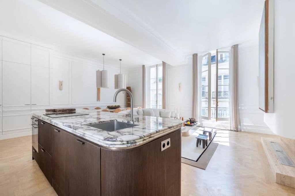 Appartement De Luxe Marais Paris Exterior photo